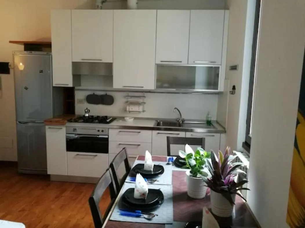 Bilocale Zona Isola 5 Minuti Metro Mm5 - Pollaiuolo Apartment Milan